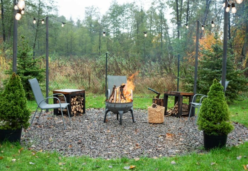 tables avec brasero intégré pour jardin